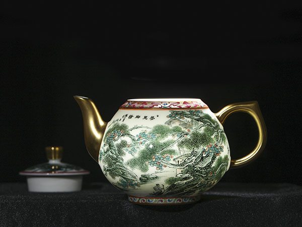 釉下五彩梦里乡情壶21800