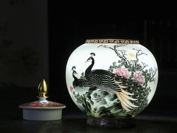 釉下五彩孔雀茶叶罐27800