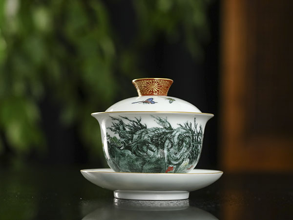 釉下五彩三羊开泰盖碗17800