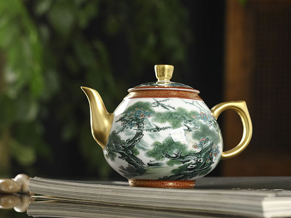 釉下五彩梦里乡情壶17800