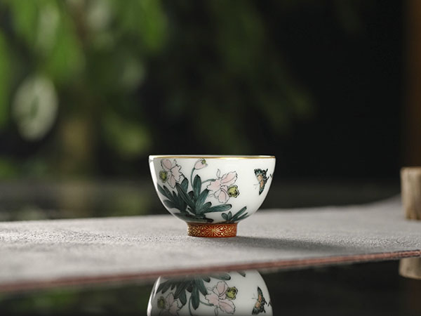 釉下五彩蝶恋花小杯6800