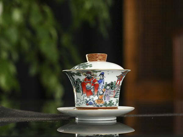 釉下五彩加官进爵盖碗17800