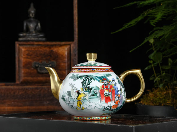 釉下五彩加官进爵壶23800